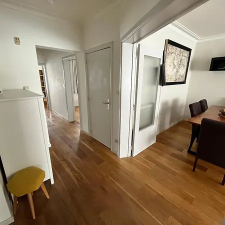 アパート Spacious 2 Bedroom App In The Center With Balcony