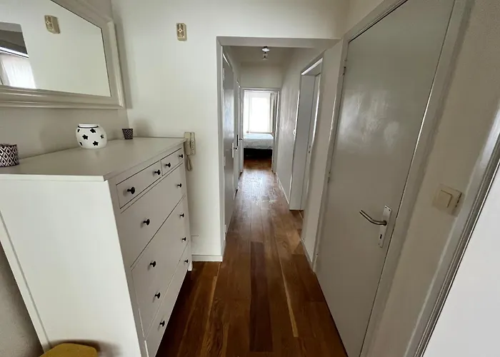 Апартаменти Spacious 2 Bedroom App In The Center With Balcony Гент