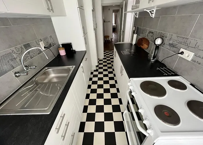 Spacious 2 Bedroom App In The Center With Balcony * Гент