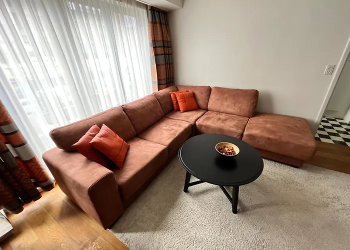 Spacious 2 Bedroom App In The Center With Balcony Διαμέρισμα